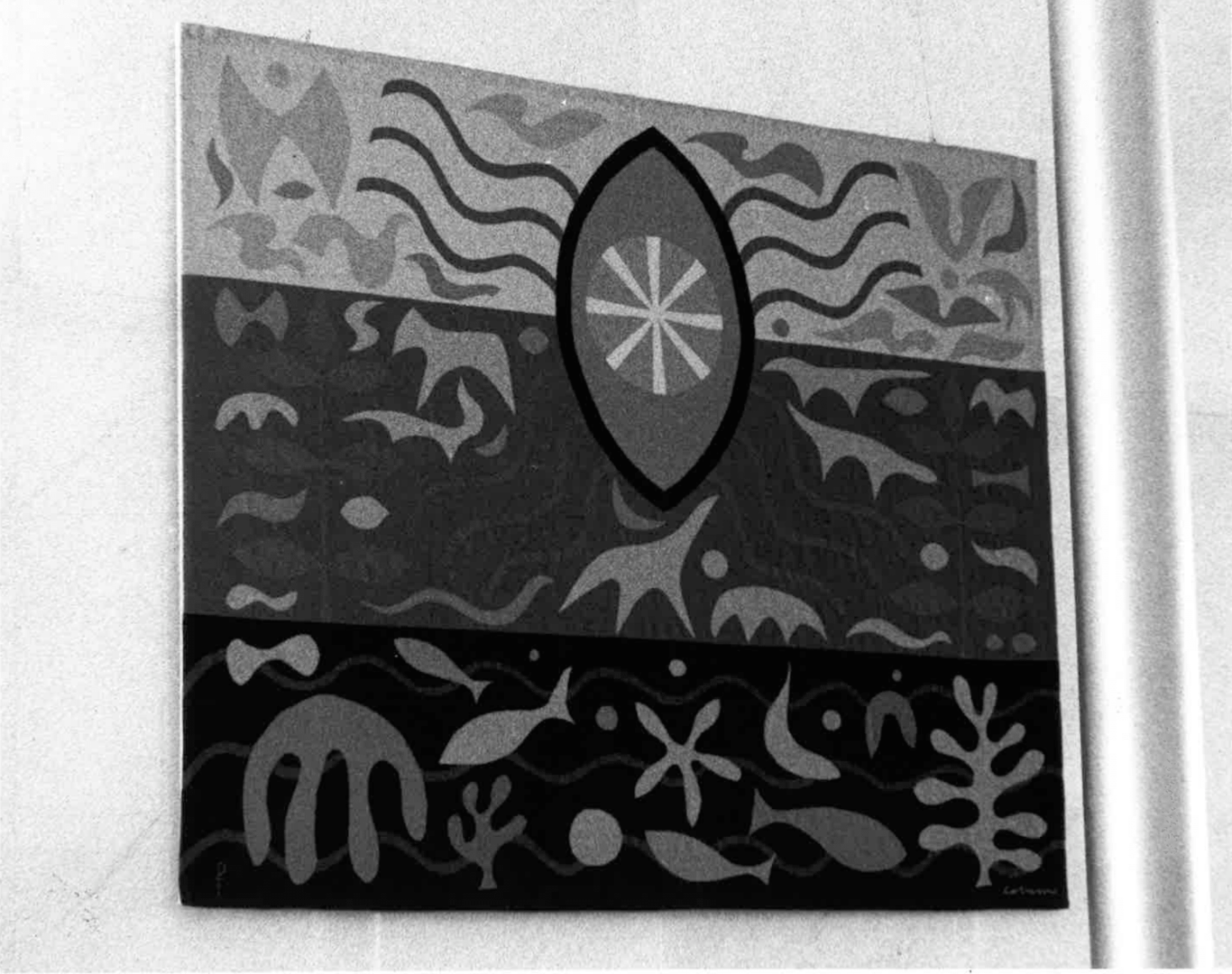 A black and white picture of an abstract painting.